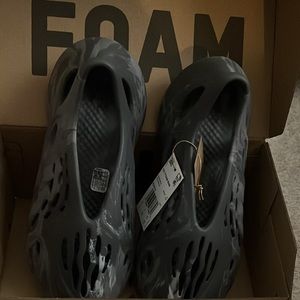 Yeezy foam runners sz men 8 nwt never worn just tried on